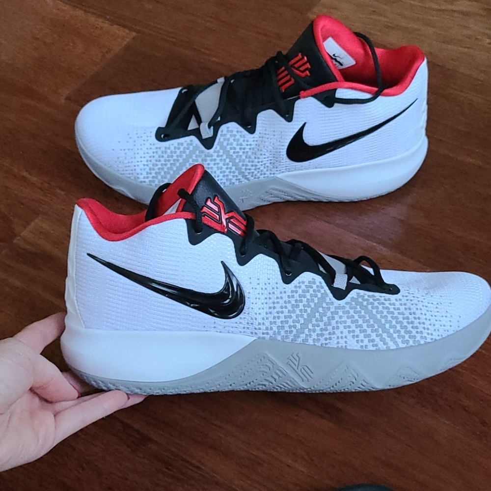 Brand new mens Nike shoes